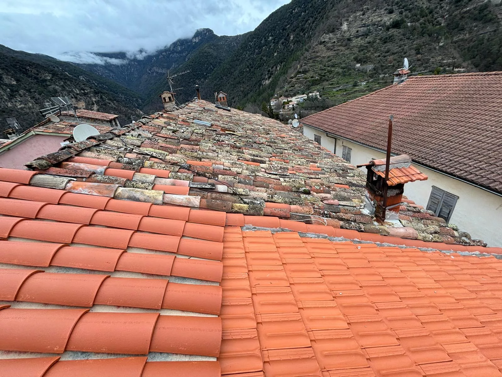 Toiture à Jongny entretenue par un couvreur