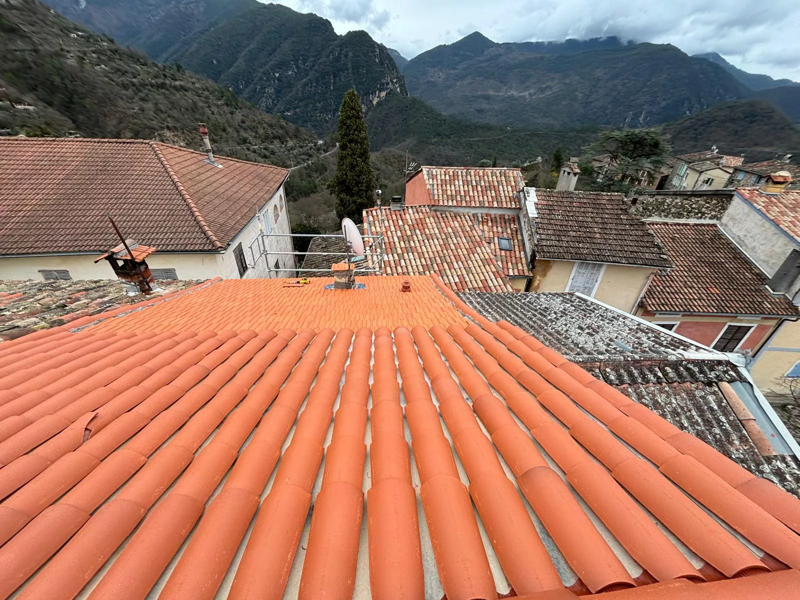 Toiture à Chardonne entretenue par un couvreur